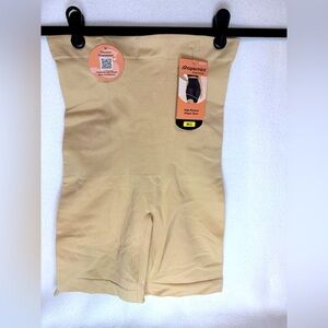New Shapermint Essentials Highwaisted Shaper Shorts. Size M/L